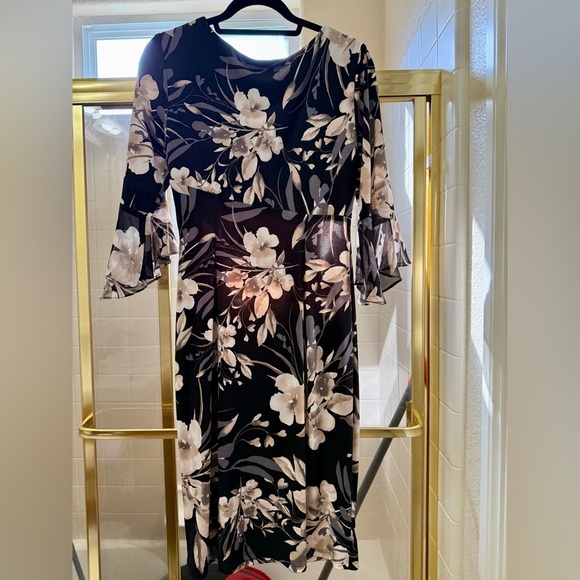 Connected Apparel Cream Ruched Sheath Dress - Picture 2 of 3